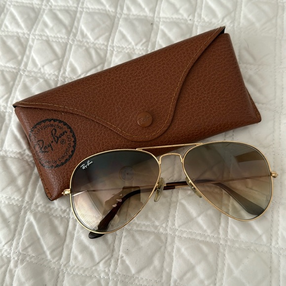 RAY-BAN Gold Aviators Sunglasses - Picture 1 of 2
